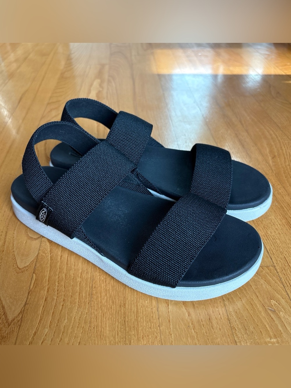 KEEN Women's Elle Backstrap Sandals Black Strappy Elastic Casual Womens Size 9.5